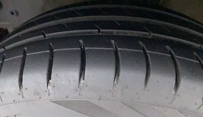 2019 Hyundai Elite i20 SPORTZ PLUS 1.2, Petrol, Manual, 83,410 km, Left Front Tyre Tread