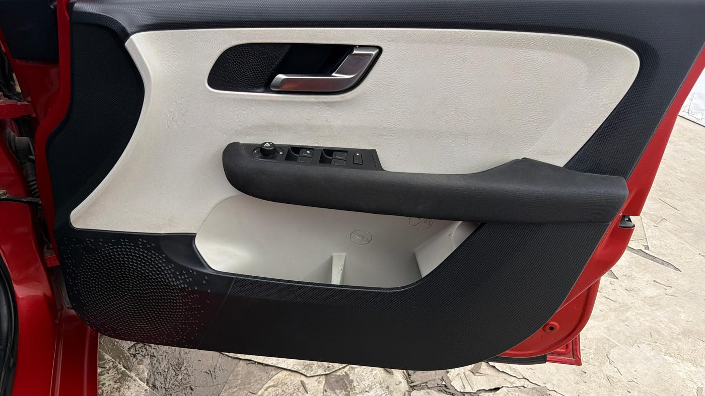 2022 Tata ALTROZ XZA PLUS, Petrol, Automatic, 49,745 km, Driver Side Door Panels Control