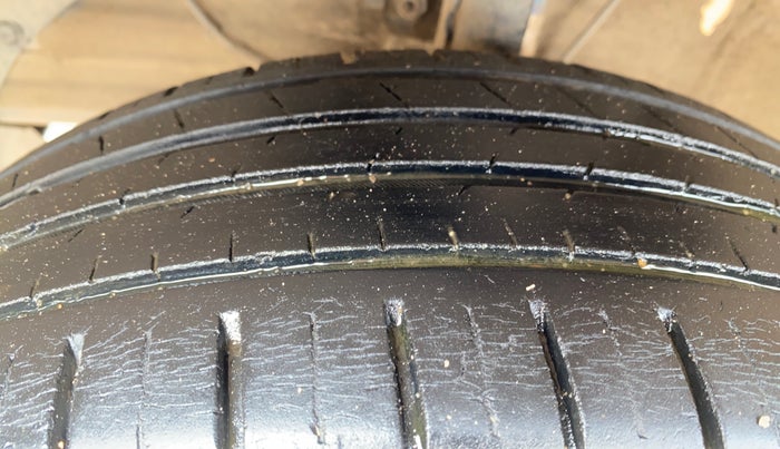 2019 Maruti Baleno ZETA PETROL 1.2, Petrol, Manual, 50,338 km, Left Front Tyre Tread