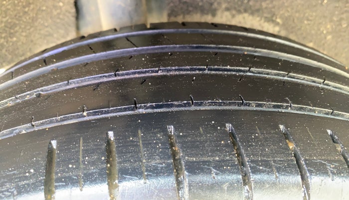 2019 Maruti Baleno ZETA PETROL 1.2, Petrol, Manual, 50,338 km, Right Rear Tyre Tread