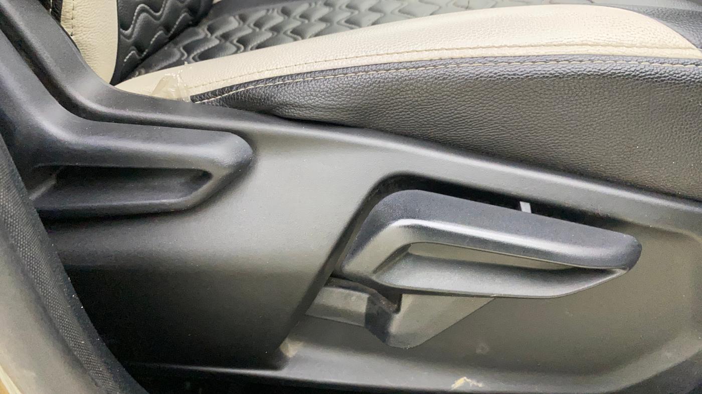 2023 Tata Tiago XT PETROL, Petrol, Manual, 35,121 km, Driver Side Adjustment Panel