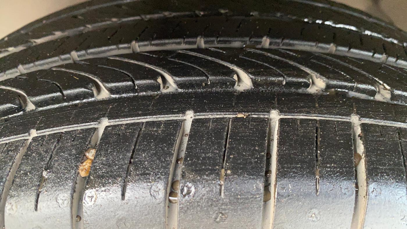 2020 Tata ALTROZ XZ PETROL, Petrol, Manual, 86,126 km, Left Front Tyre Tread