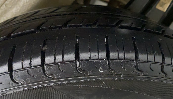2018 Maruti Wagon R 1.0 LXI CNG, CNG, Manual, 54,039 km, Left Front Tyre Tread