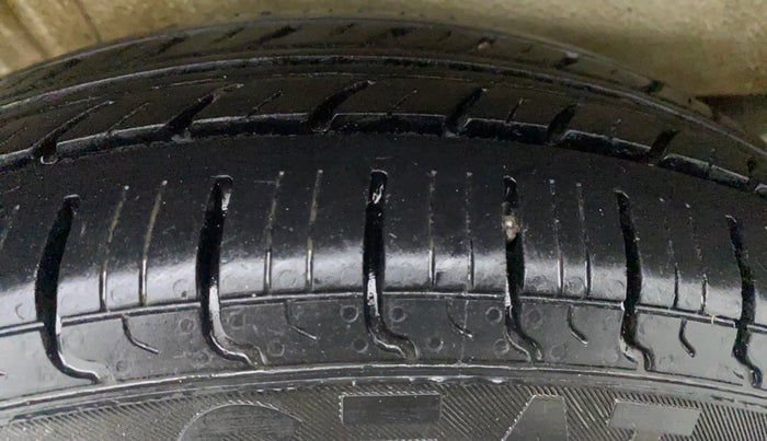 2018 Maruti Wagon R 1.0 LXI CNG, CNG, Manual, 54,039 km, Right Front Tyre Tread