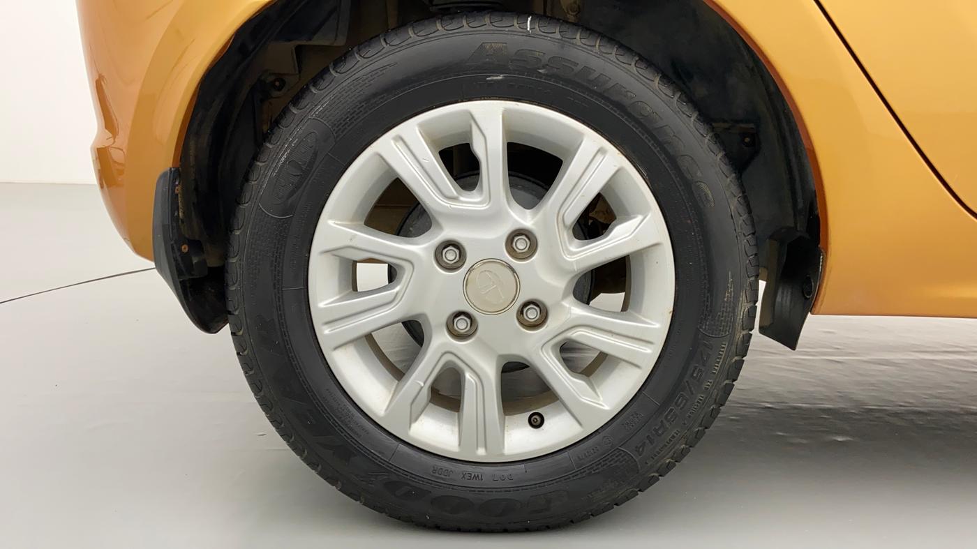 2016 Tata Tiago XZ 1.2 REVOTRON, Petrol, Manual, 28,827 km, Right Rear Wheel