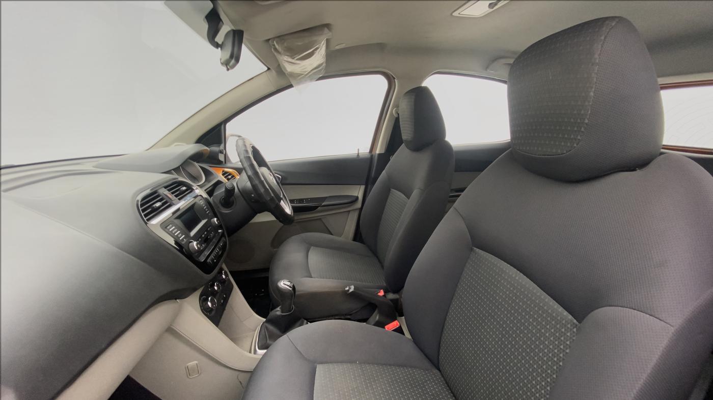 2016 Tata Tiago XZ 1.2 REVOTRON, Petrol, Manual, 28,827 km, Right Side Front Door Cabin