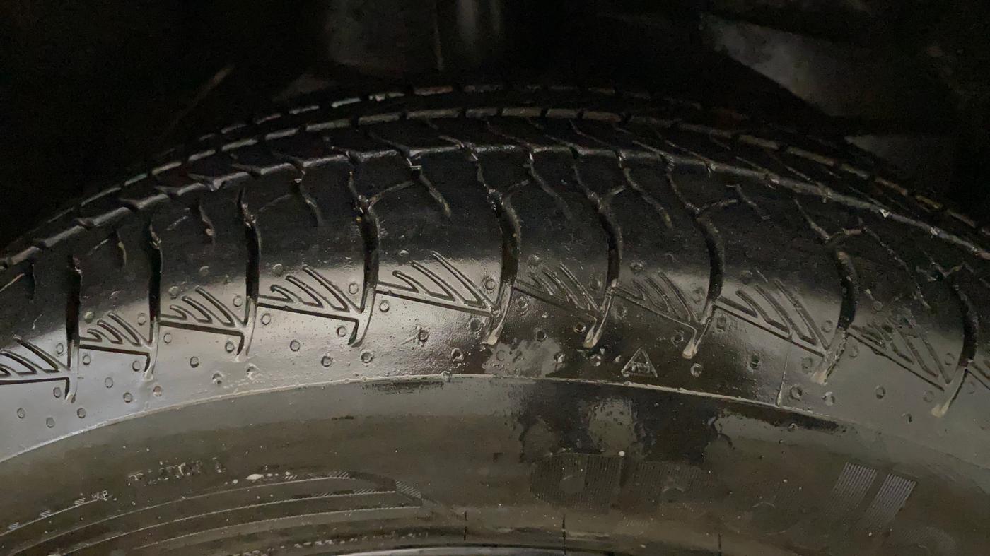 2019 MG HECTOR SHARP 1.5 DCT PETROL, Petrol, Automatic, 55,821 km, Right Front Tyre Tread