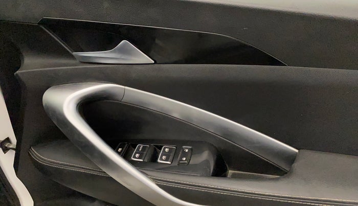 2019 MG HECTOR SHARP 1.5 DCT PETROL, Petrol, Automatic, 55,723 km, Driver Side Door Panels Control