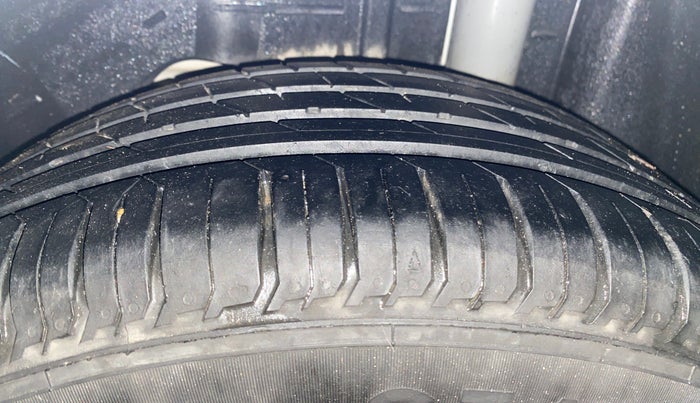 2020 Ford Figo Aspire TITANIUM1.5 DIESEL, Diesel, Manual, 63,475 km, Left Rear Tyre Tread