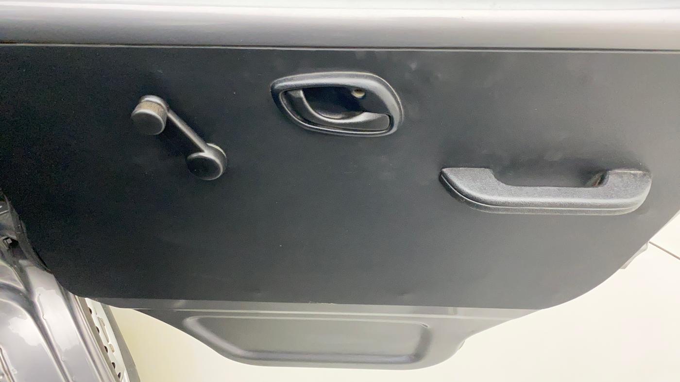 2022 Maruti Eeco 7 STR STD(O), Petrol, Manual, 27,431 km, Driver Side Door Panels Control