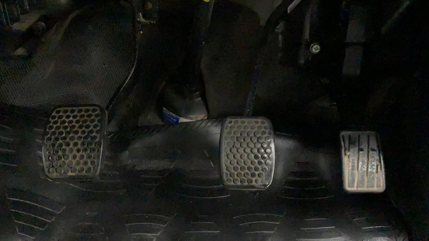 2022 Maruti Eeco 7 STR STD(O), Petrol, Manual, 27,431 km, Pedals