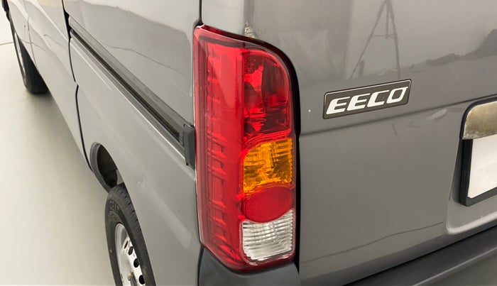 2022 Maruti Eeco 7 STR STD(O), Petrol, Manual, 27,431 km, Left tail light - Chrome has minor damage