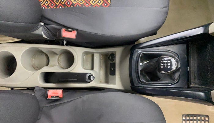 2017 Ford Ecosport TREND+ 1.0L ECOBOOST, Petrol, Manual, 1,05,061 km, Gear Lever