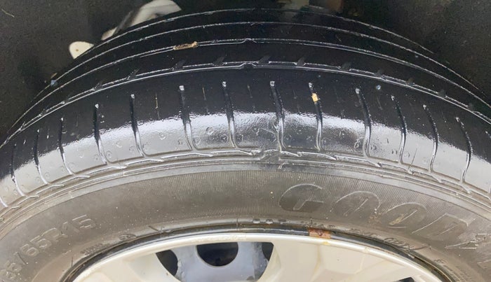 2017 Ford Ecosport TREND+ 1.0L ECOBOOST, Petrol, Manual, 1,05,061 km, Left Rear Tyre Tread