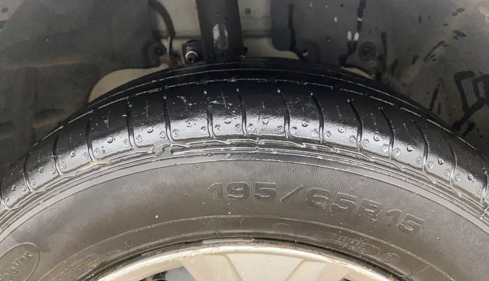 2017 Ford Ecosport TREND+ 1.0L ECOBOOST, Petrol, Manual, 1,05,061 km, Right Front Tyre Tread