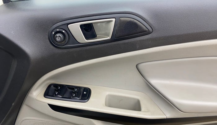 2017 Ford Ecosport TREND+ 1.0L ECOBOOST, Petrol, Manual, 1,05,061 km, Driver Side Door Panels Control