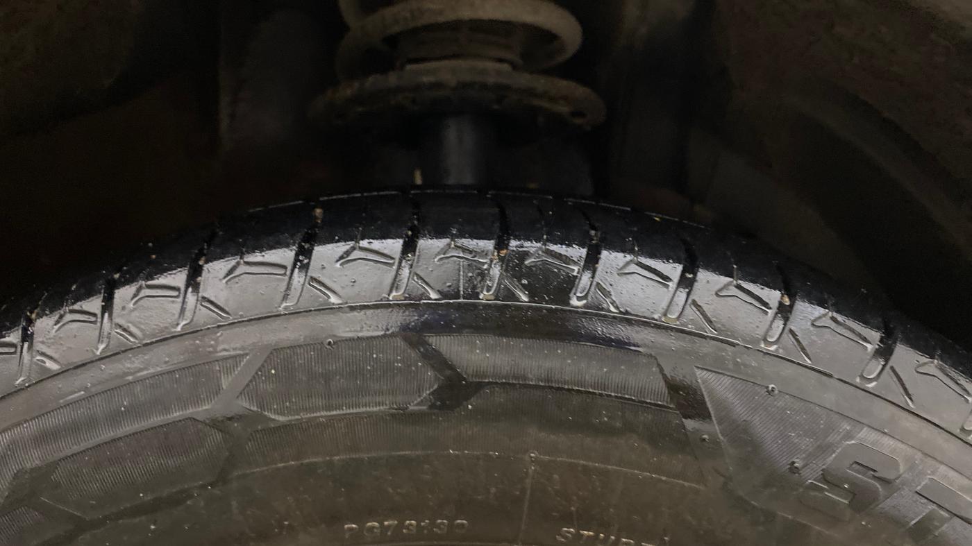 2021 Maruti Ertiga ZXI SHVS, Petrol, Manual, 85,102 km, Right Front Tyre Tread
