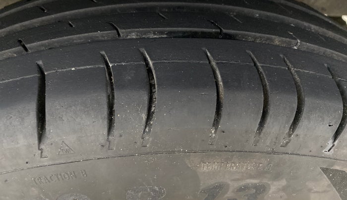 2017 Renault Kwid RXT 1.0 AMT, Petrol, Automatic, 1,01,121 km, Left Rear Tyre Tread