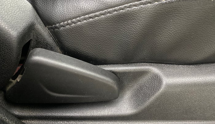 2017 Renault Kwid RXT 1.0 AMT, Petrol, Automatic, 1,01,121 km, Driver Side Adjustment Panel