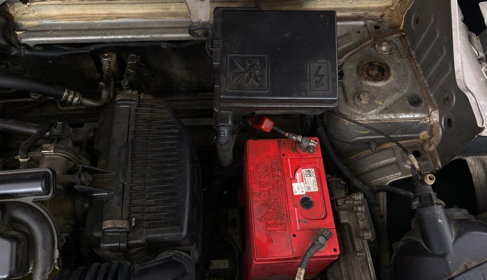 2017 Renault Kwid RXT 1.0 AMT, Petrol, Automatic, 1,01,121 km, Engine View - Left