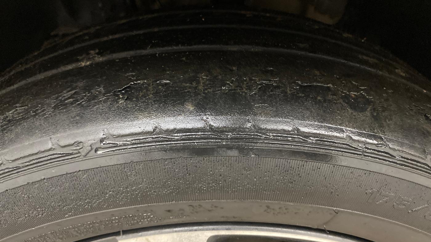 2021 Tata TIGOR XZA PLUS PETROL, Petrol, Automatic, 39,890 km, Left Front Tyre Tread