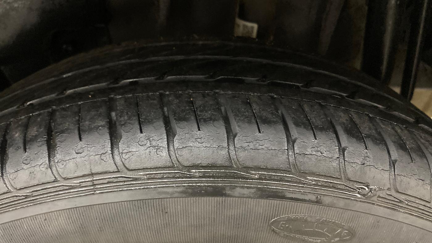 2021 Tata TIGOR XZA PLUS PETROL, Petrol, Automatic, 39,890 km, Left Rear Tyre Tread
