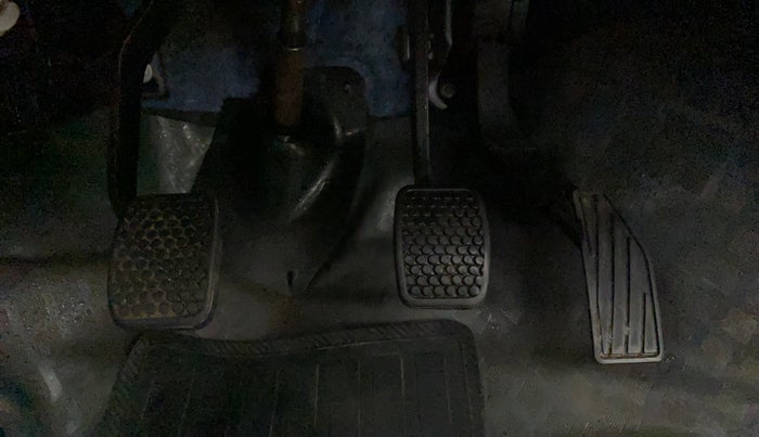 2016 Maruti Alto 800 LXI, Petrol, Manual, 24,302 km, Pedals