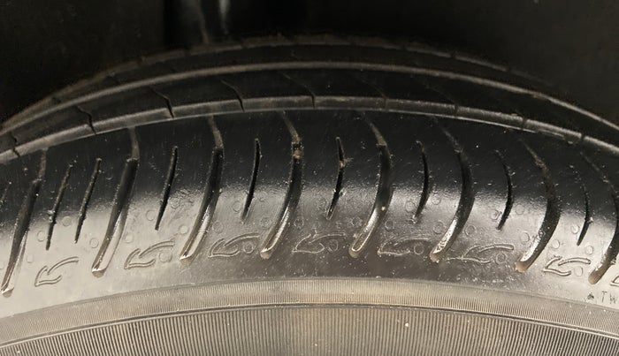 2019 Maruti Baleno DELTA PETROL 1.2, Petrol, Manual, 20,727 km, Right Front Tyre Tread