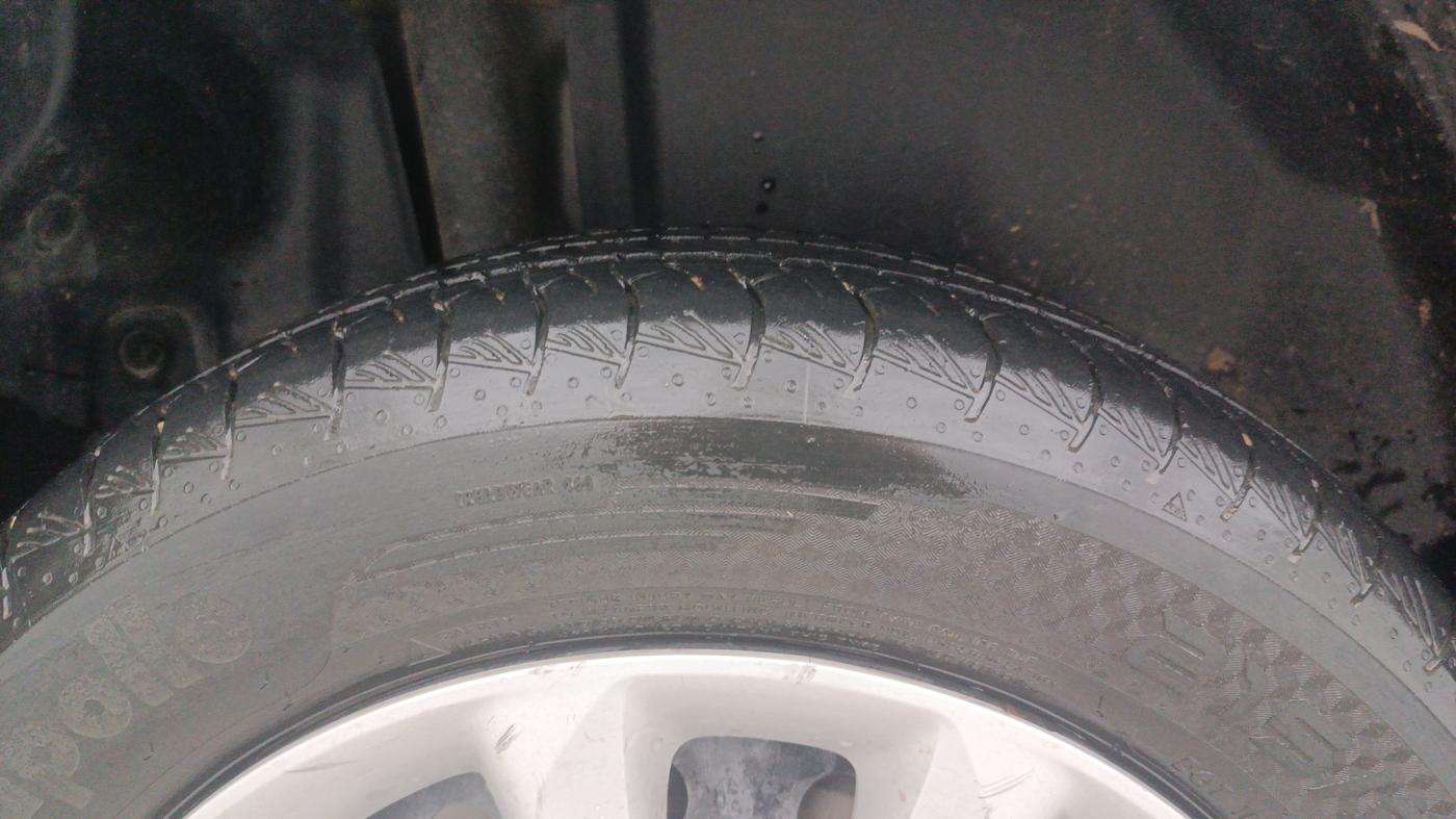 2023 Toyota URBAN CRUISER HYRYDER E NEO DRIVE, Petrol, Manual, 42,204 km, Right Rear Tyre Tread