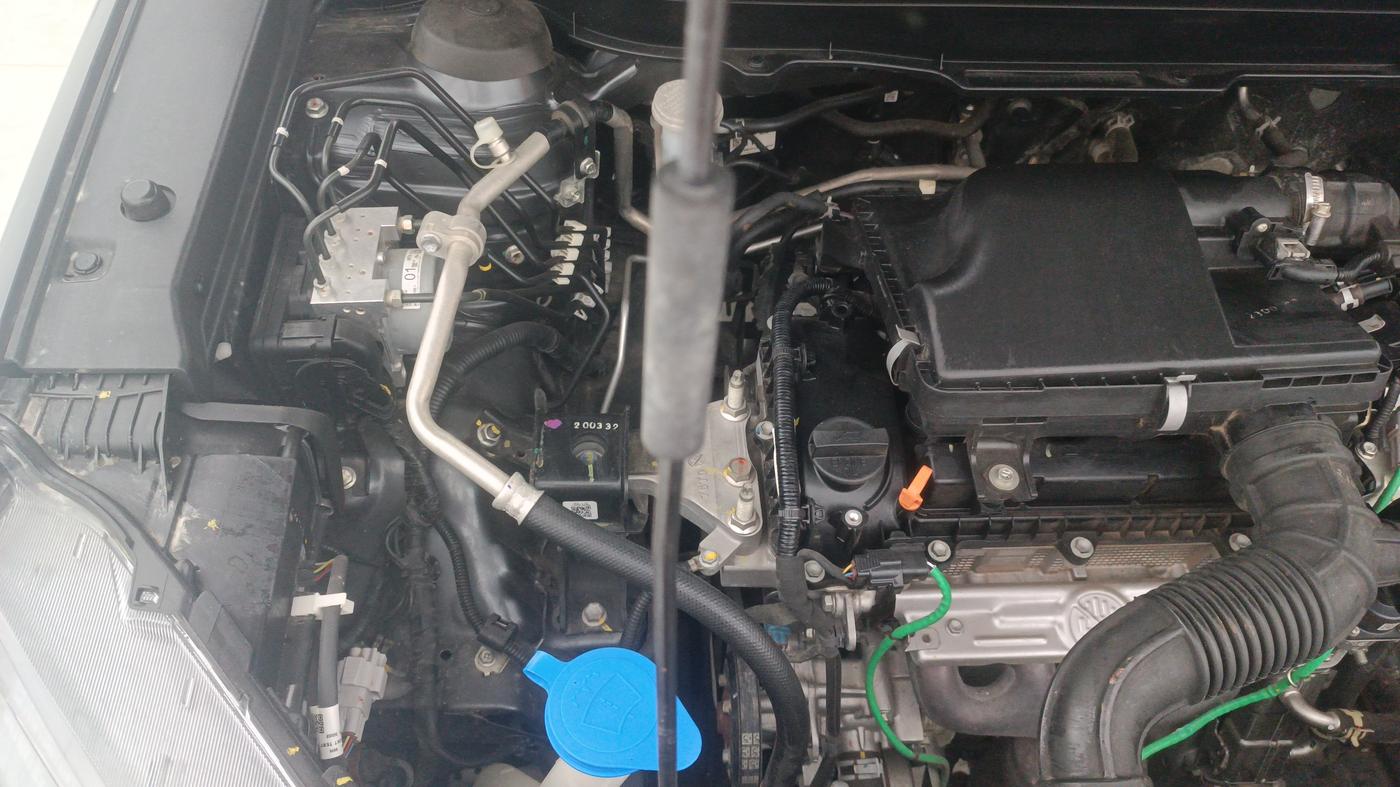 2023 Toyota URBAN CRUISER HYRYDER E NEO DRIVE, Petrol, Manual, 42,204 km, Engine View - Right