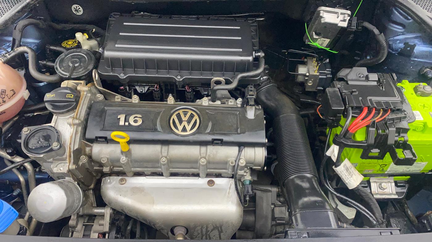 2016 Volkswagen Vento HIGHLINE 1.6 MPI, Petrol, Manual, 55,245 km, Engine View