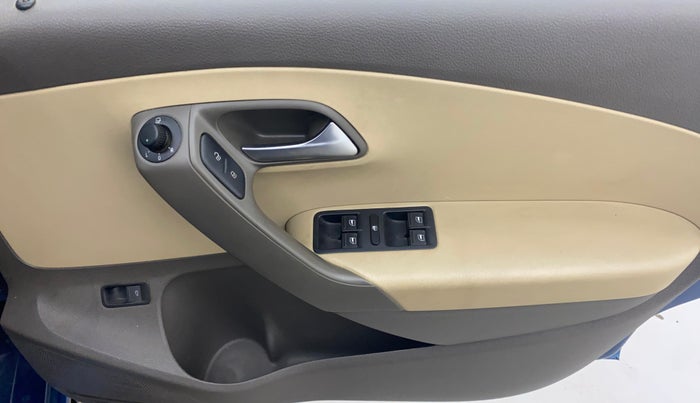 2016 Volkswagen Vento HIGHLINE 1.6 MPI, Petrol, Manual, 55,245 km, Driver Side Door Panels Control