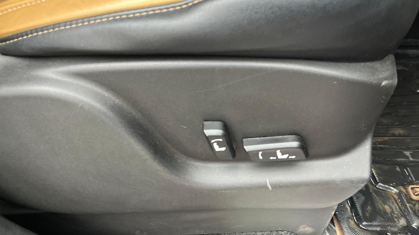 2018 Mahindra XUV500 W11 AT, Diesel, Automatic, 43,833 km, Driver Side Adjustment Panel