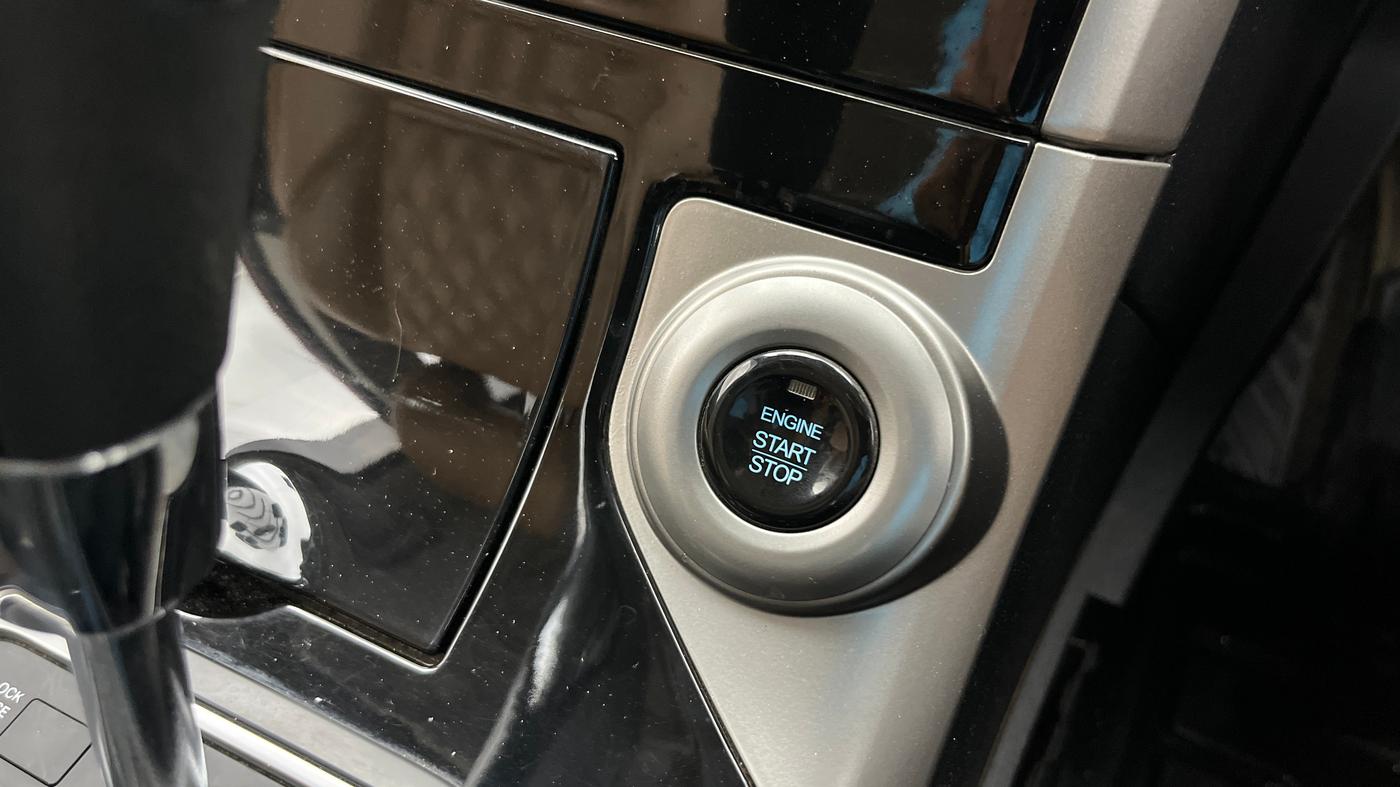 2018 Mahindra XUV500 W11 AT, Diesel, Automatic, 43,833 km, Keyless Start/ Stop Button