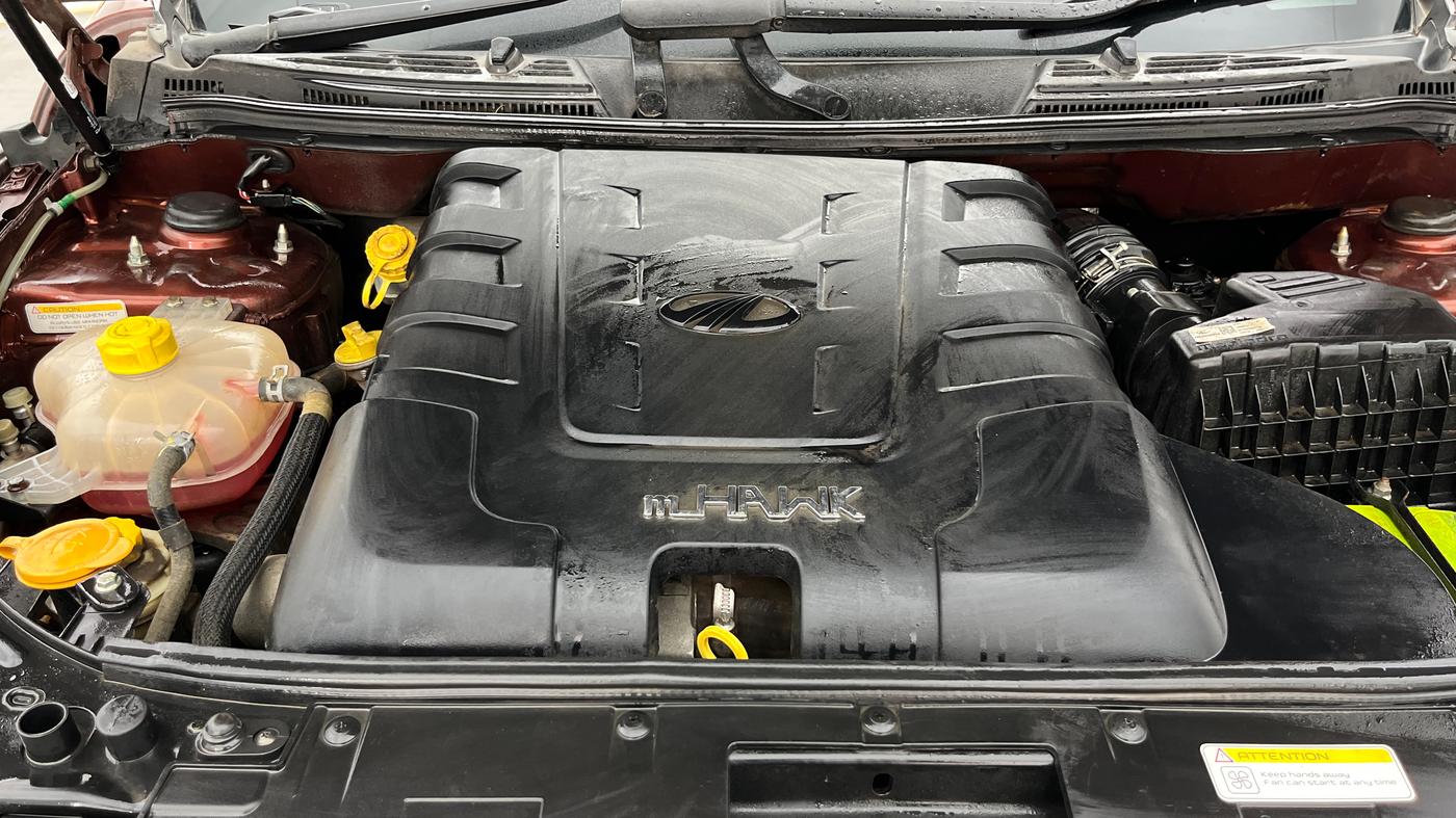 2018 Mahindra XUV500 W11 AT, Diesel, Automatic, 43,833 km, Engine View