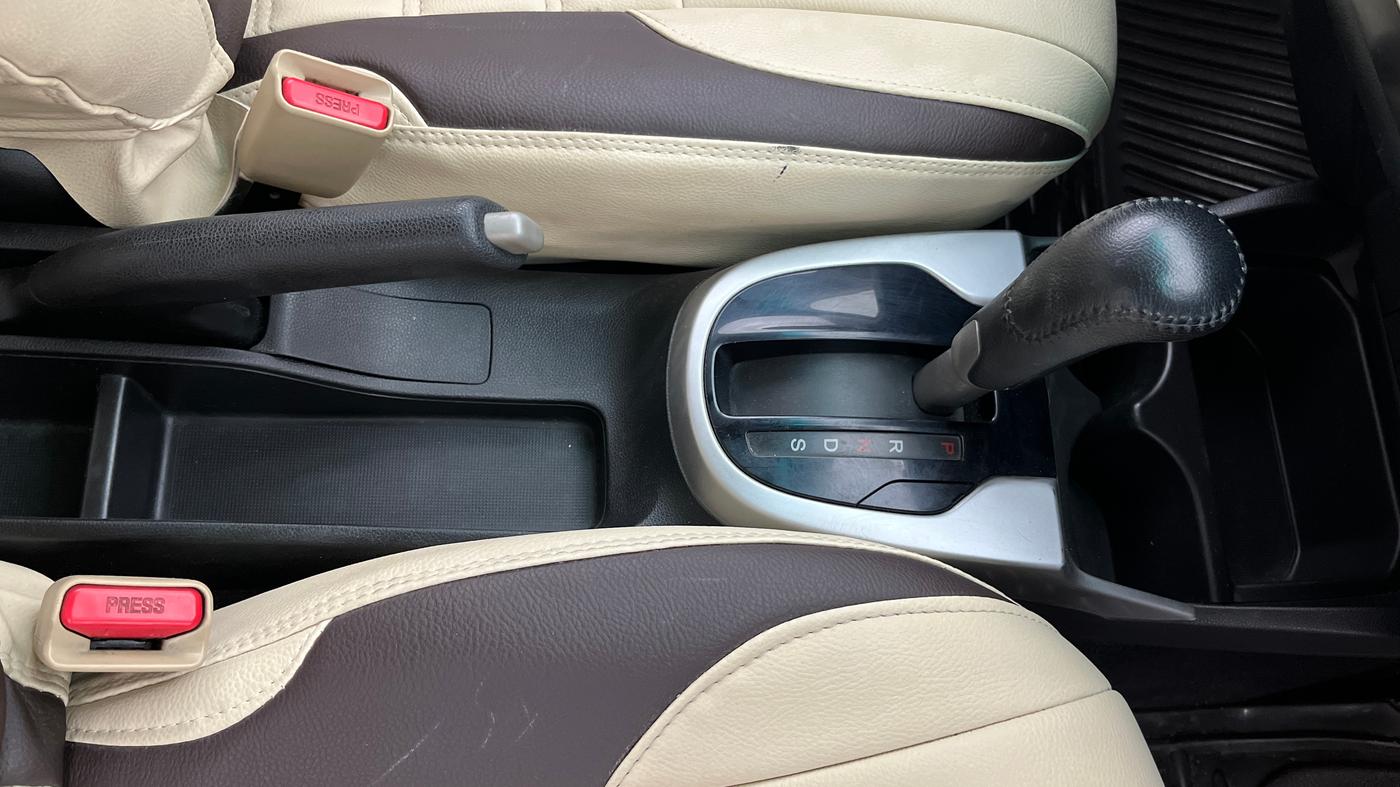 2015 Honda Jazz 1.2L I-VTEC V AT, Petrol, Automatic, 73,676 km, Gear Lever