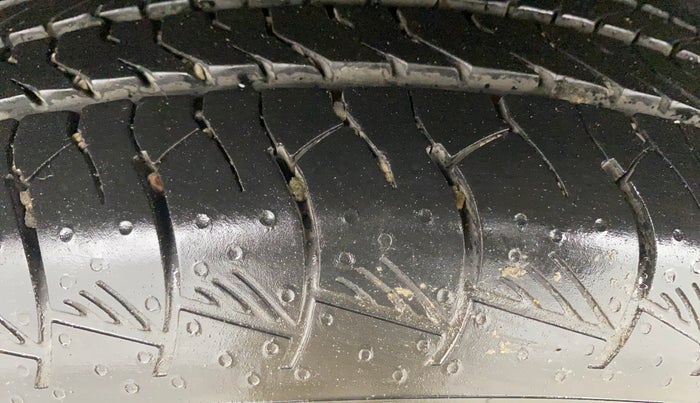 2021 Hyundai ALCAZAR PLATINUM 2.0 MT 7STR, Petrol, Manual, 88,356 km, Right Rear Tyre Tread