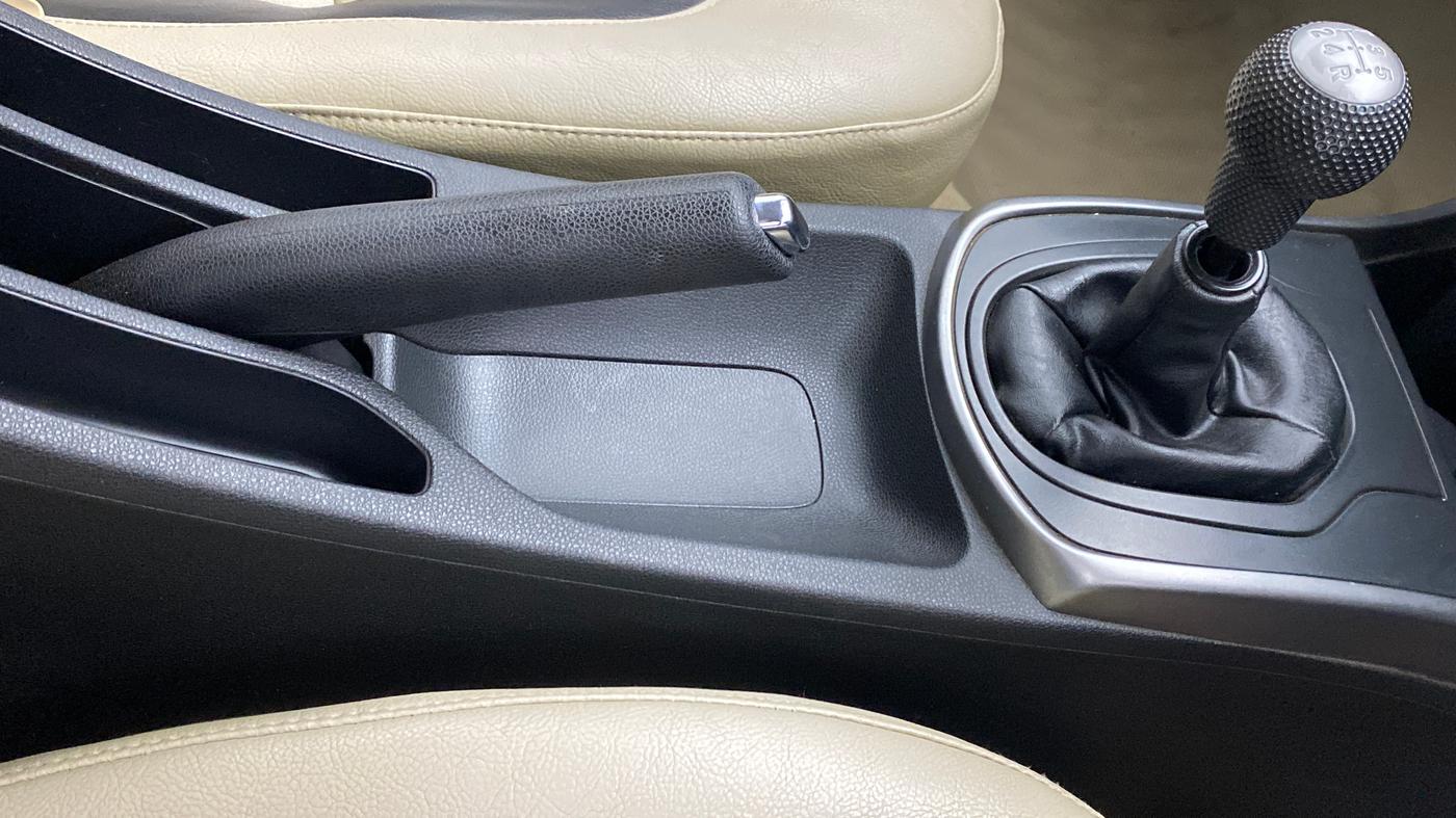 2014 Honda City V MT PETROL, Petrol, Manual, 41,662 km, Gear Lever