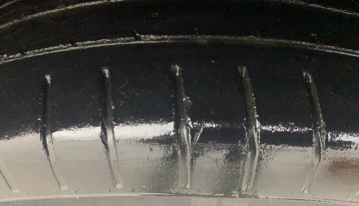 2017 Maruti Baleno DELTA DIESEL 1.3, Diesel, Manual, 90,653 km, Right Front Tyre Tread