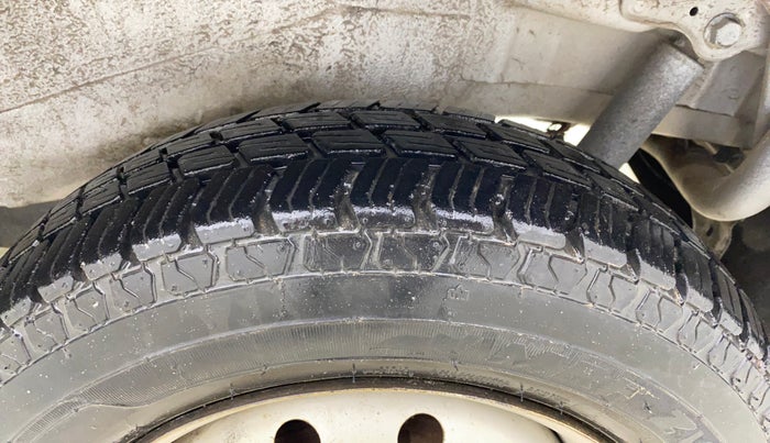 2014 Maruti Wagon R 1.0 LXI, Petrol, Manual, 26,947 km, Left Rear Tyre Tread