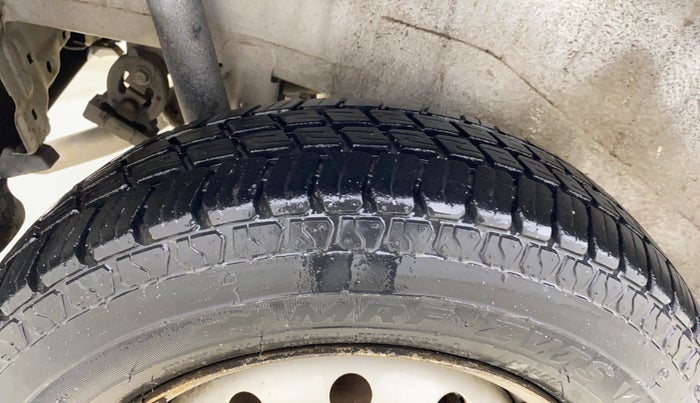 2014 Maruti Wagon R 1.0 LXI, Petrol, Manual, 26,947 km, Right Rear Tyre Tread