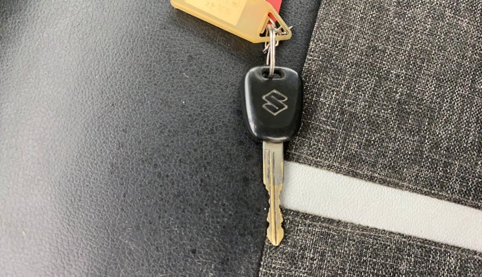 2014 Maruti Wagon R 1.0 LXI, Petrol, Manual, 26,947 km, Key Close Up