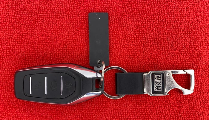 2021 Mahindra XUV500 W11, Diesel, Manual, 14,755 km, Key Close Up
