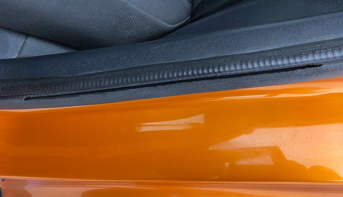 2018 Tata NEXON XZA PLUS DIESEL, Diesel, Automatic, 91,153 km, Rear left door - Beading has minor damage