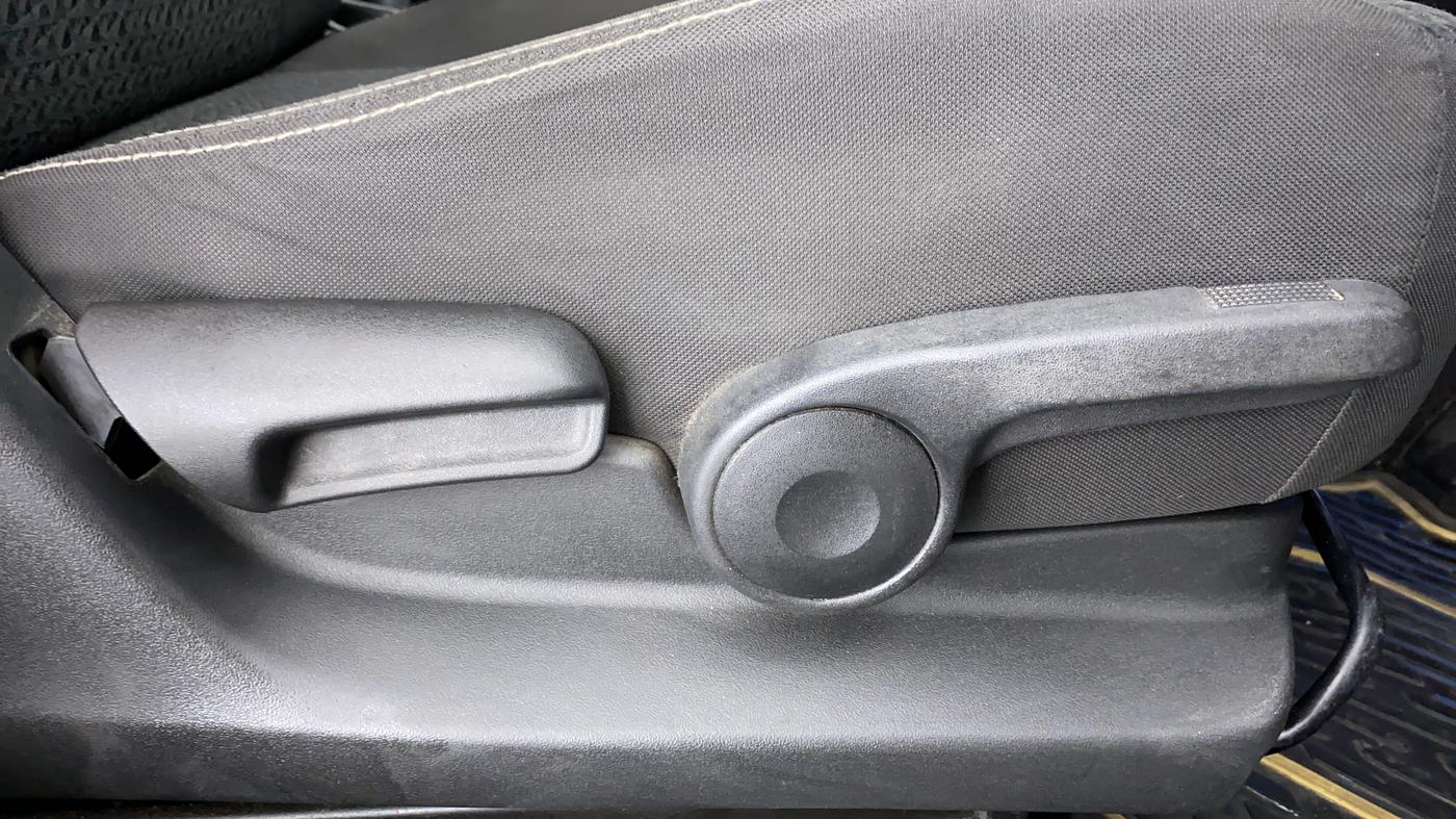 2015 Maruti S Cross ZETA 1.6, Diesel, Manual, 71,003 km, Driver Side Adjustment Panel