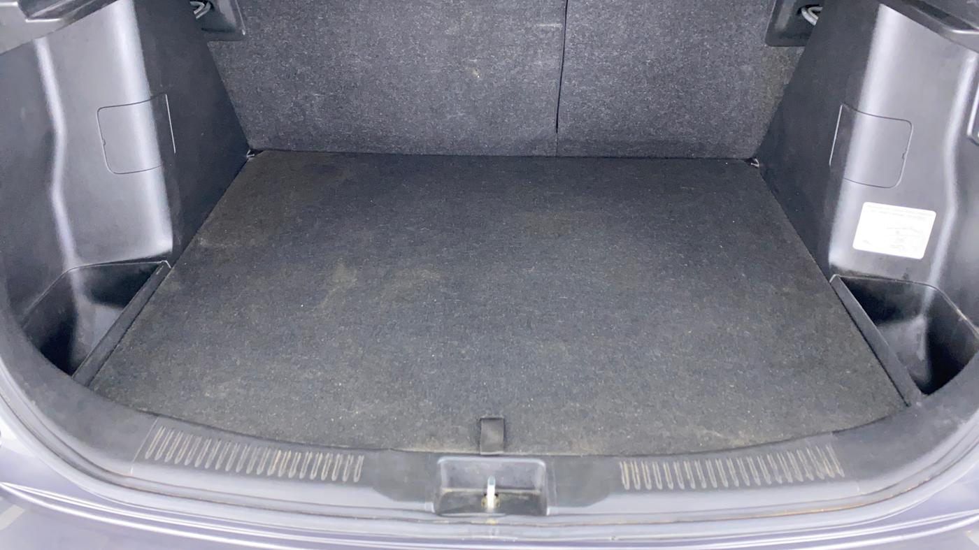 2015 Maruti S Cross ZETA 1.6, Diesel, Manual, 71,003 km, Boot Inside