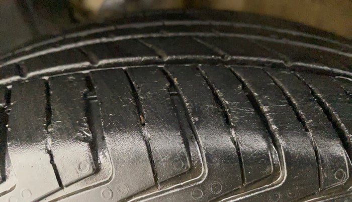 2021 Maruti New Wagon-R LXI CNG (O) 1.0, CNG, Manual, 35,167 km, Left Front Tyre Tread