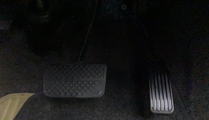 2018 Honda Brio VX AT, Petrol, Automatic, 29,919 km, Pedals