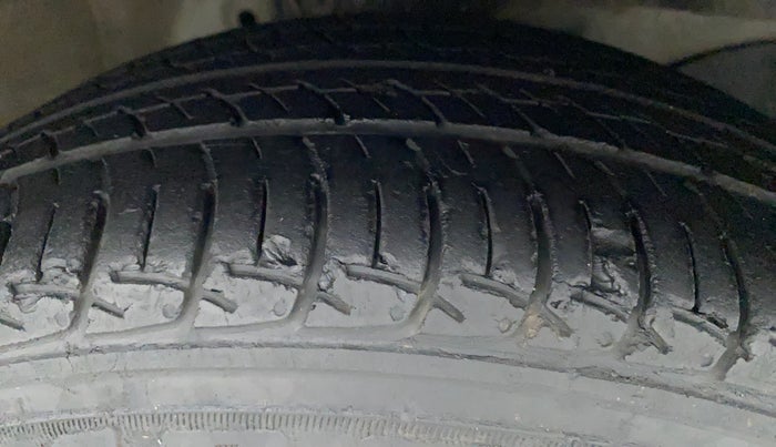 2018 Honda Brio VX AT, Petrol, Automatic, 29,919 km, Right Front Tyre Tread