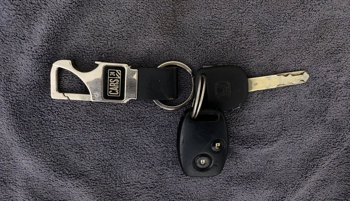 2018 Honda Brio VX AT, Petrol, Automatic, 29,919 km, Key Close Up